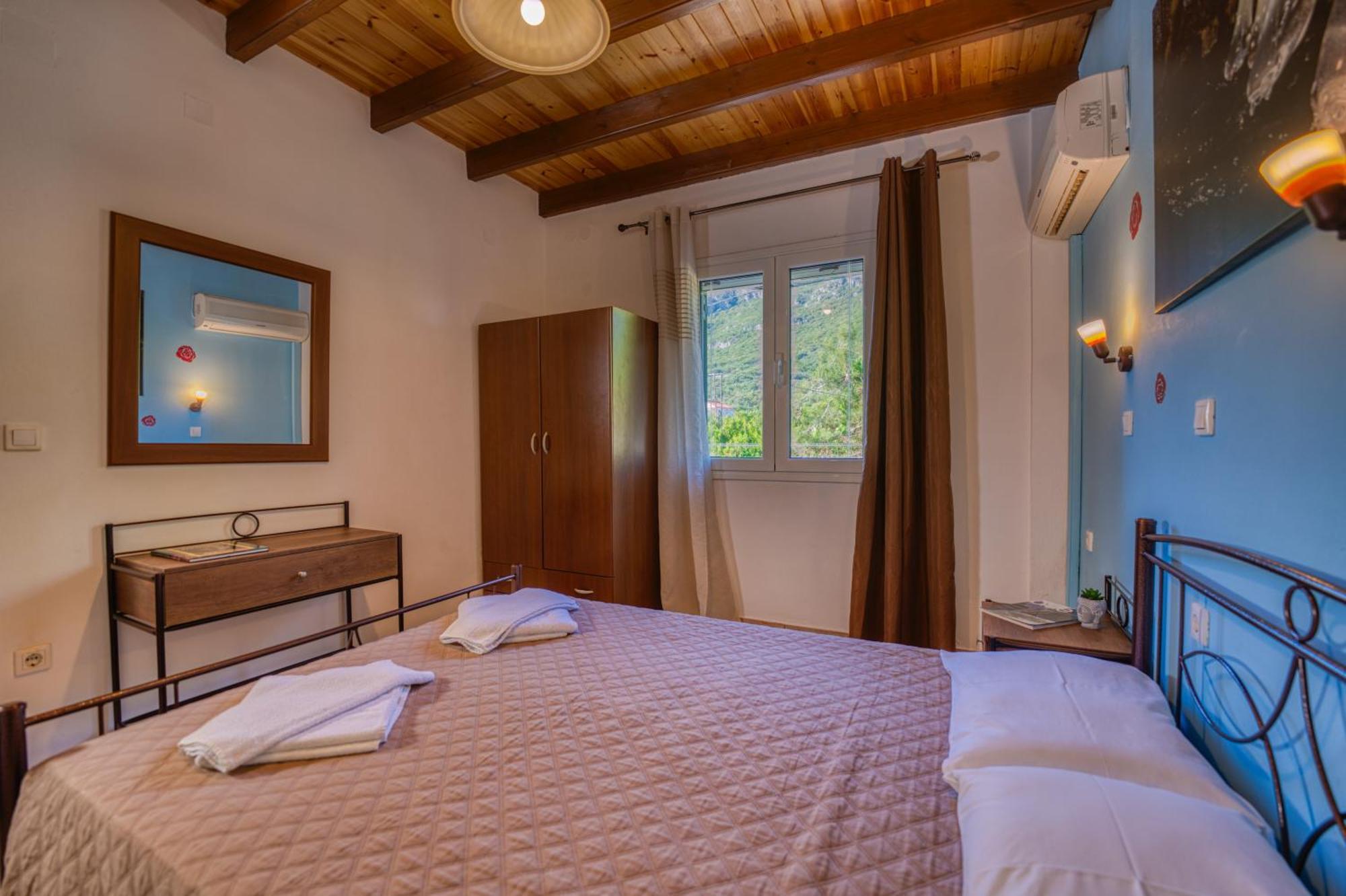 Stefanias Appartments Ágios Matthaíos Dış mekan fotoğraf